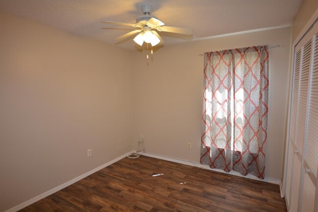 Building Photo - 6314 Eaglebrook Ave
