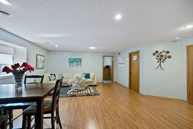 Building Photo - 1599 Coventry Ln