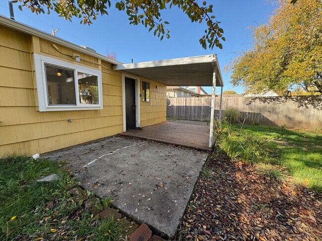 Building Photo - 2835 Pearl St