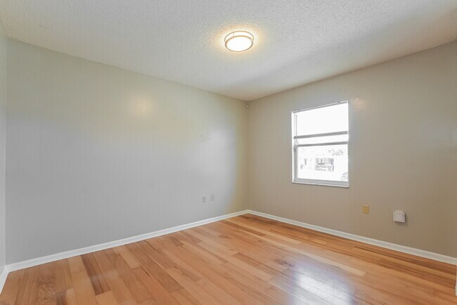 Building Photo - 1608 Gattis Dr