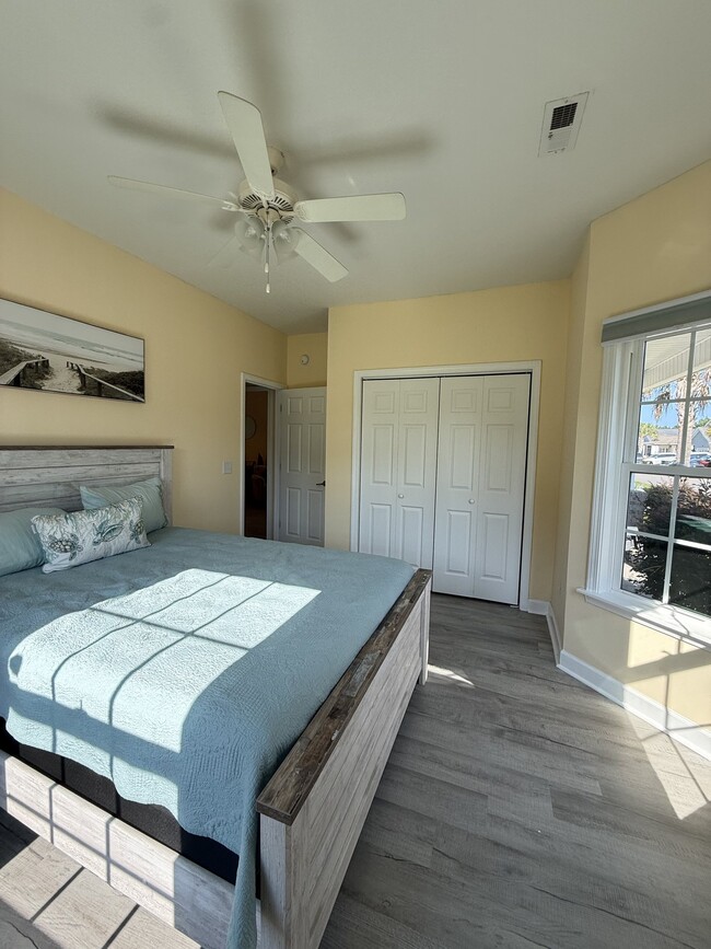 Building Photo - 101 Palm Cove Cir