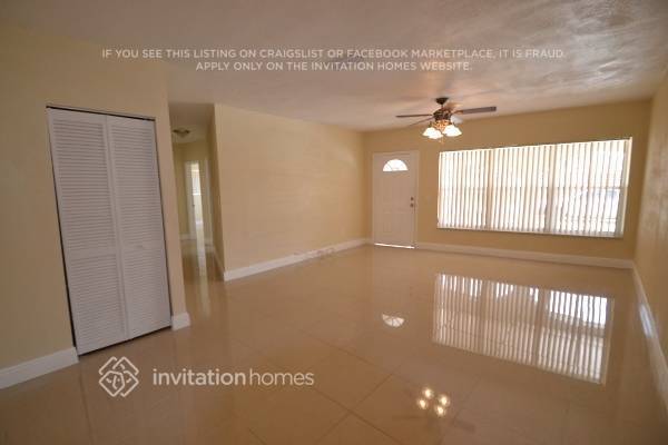 Building Photo - 11235 NW 61st Ave