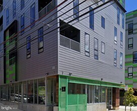 Building Photo - 1501 N 31st St