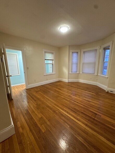 Building Photo - 19 Rockwell St