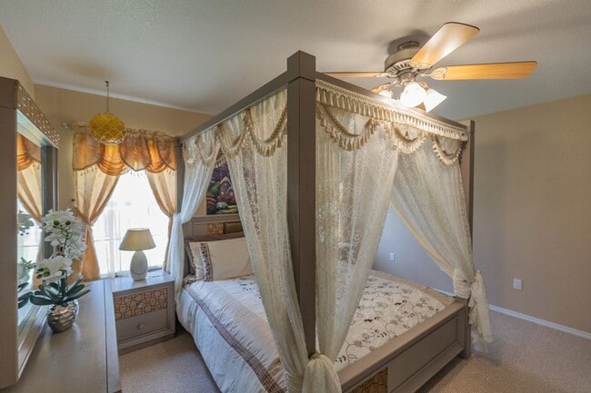 Building Photo - 3 bed 2 bath beautiful home!