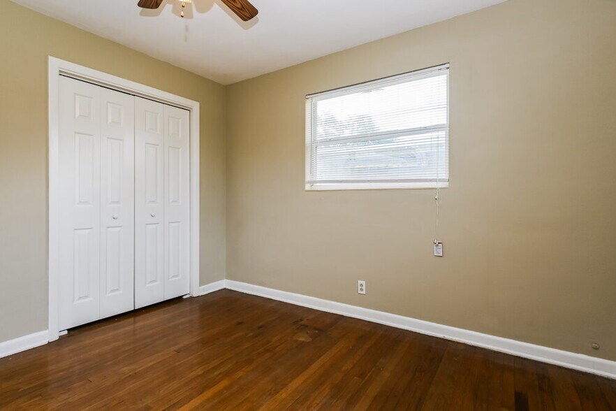 Building Photo - 2615 Ligustrum Rd