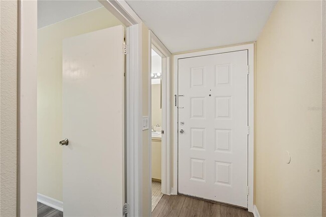 Building Photo - 6002 Laketree Ln