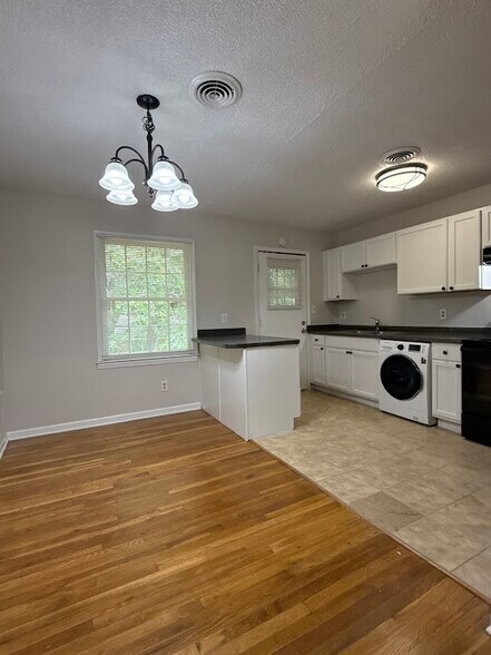 Kitchen1 - 135 E Hill St