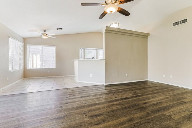 Building Photo - 8746 W McLellan Rd