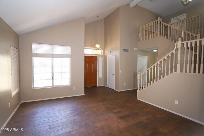 Building Photo - 842 N Naples Dr