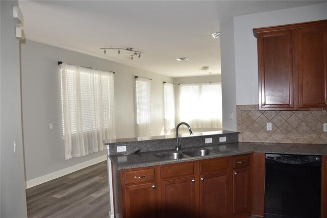 Building Photo - 12964 Emersondale Ave