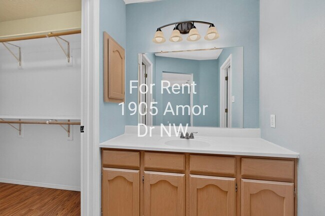 Building Photo - 1905 Amor Dr NW