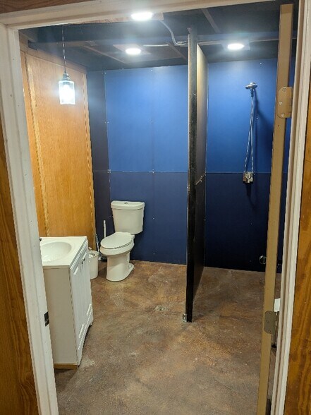 Building Photo - 526 Allen Dr