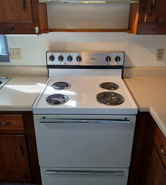 clean - 703 Monroe St