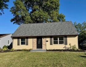 Building Photo - 324 Sturbridge Rd