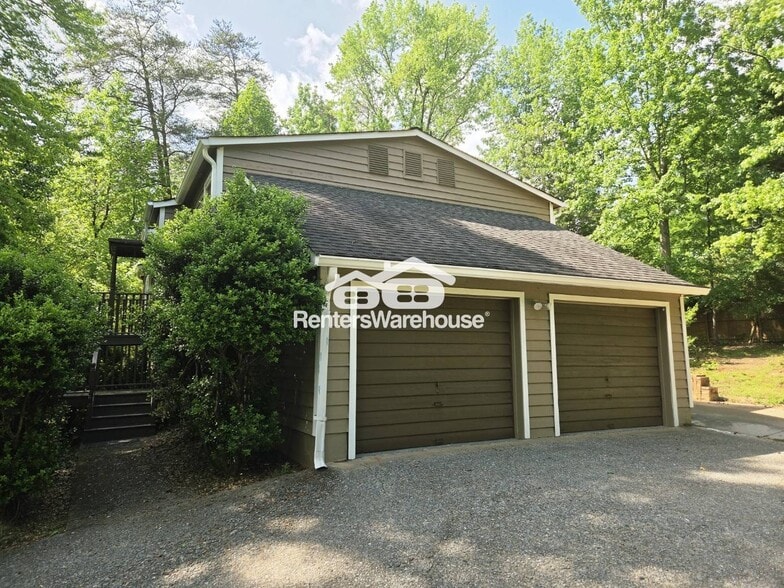 Building Photo - 4486 Poplar Terrace