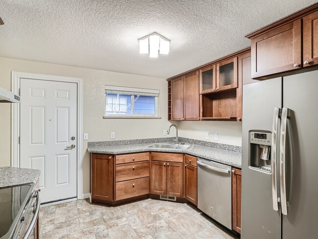 Building Photo - Cozy 3 Bed in the Highlands COMING SOON!!!!