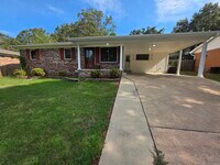 Building Photo - 718 Coulter Rd