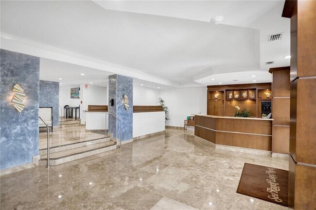 Building Photo - 5200 N Ocean Blvd