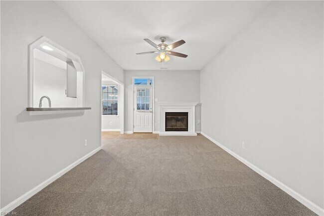 Building Photo - 714 Sutherland Dr