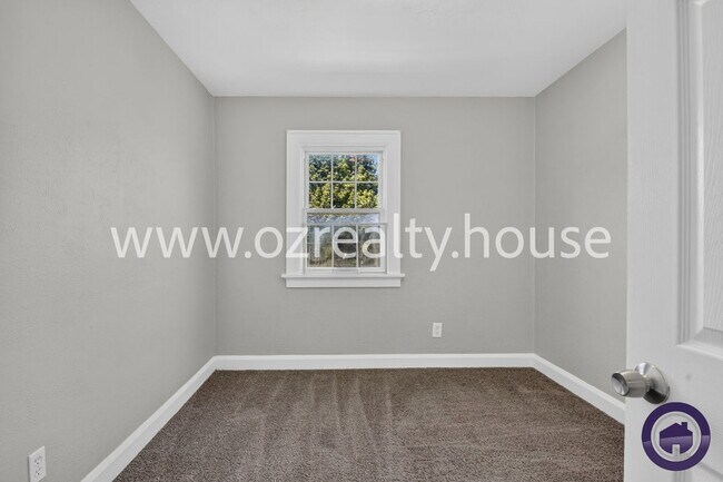 Building Photo - 1937 Brame Pl