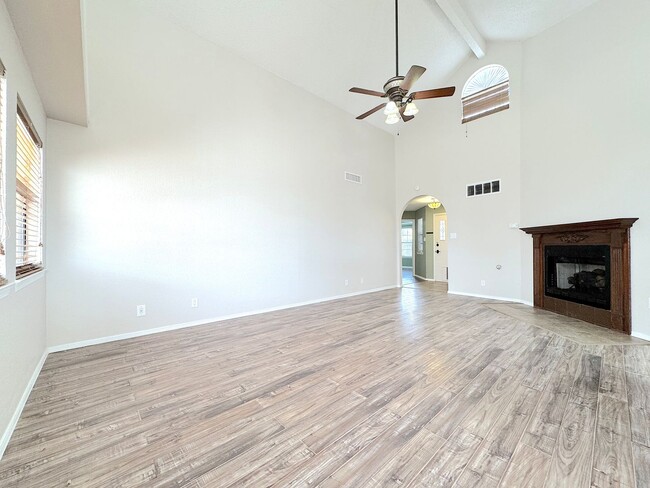 Building Photo - North Hills El Paso 3 Bed Refrig A/C!