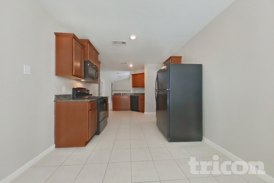 Building Photo - 417 Palomino Stand Dr