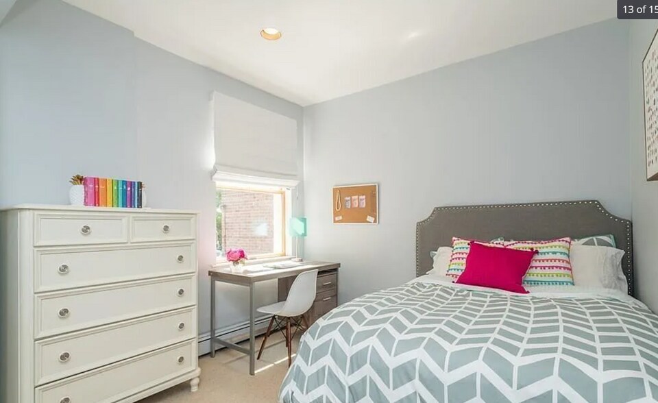 Building Photo - 327 Saint Paul St