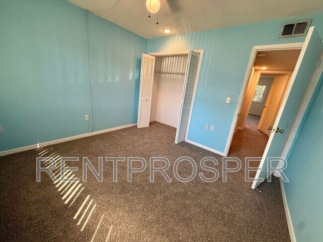 Building Photo - 6019 Windhover Dr