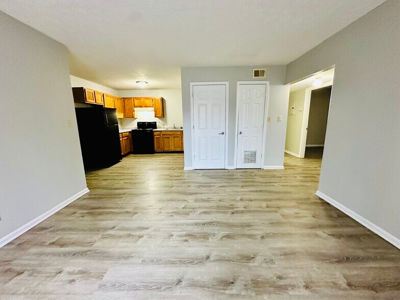 Building Photo - 2113 Magazine St