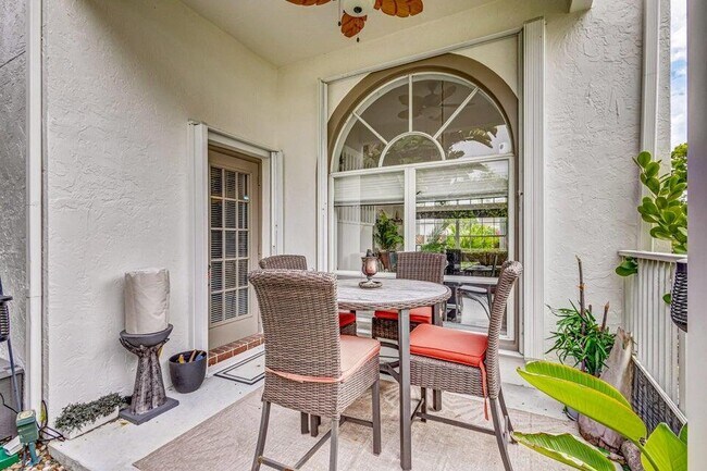 Building Photo - 18174 SE Fairview Cir