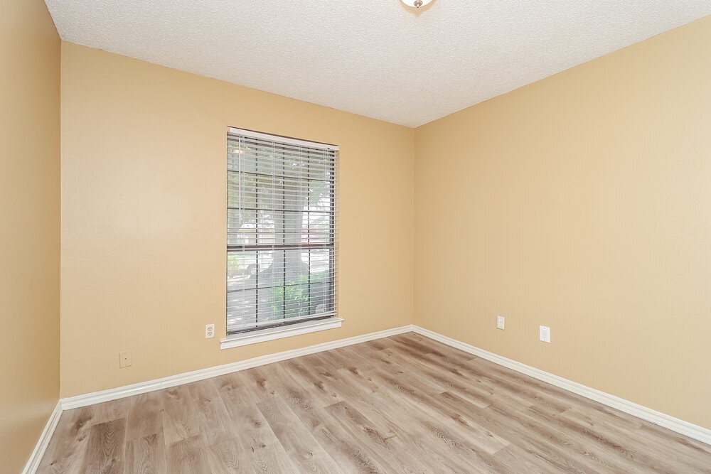 Building Photo - 4900 Barberry Dr