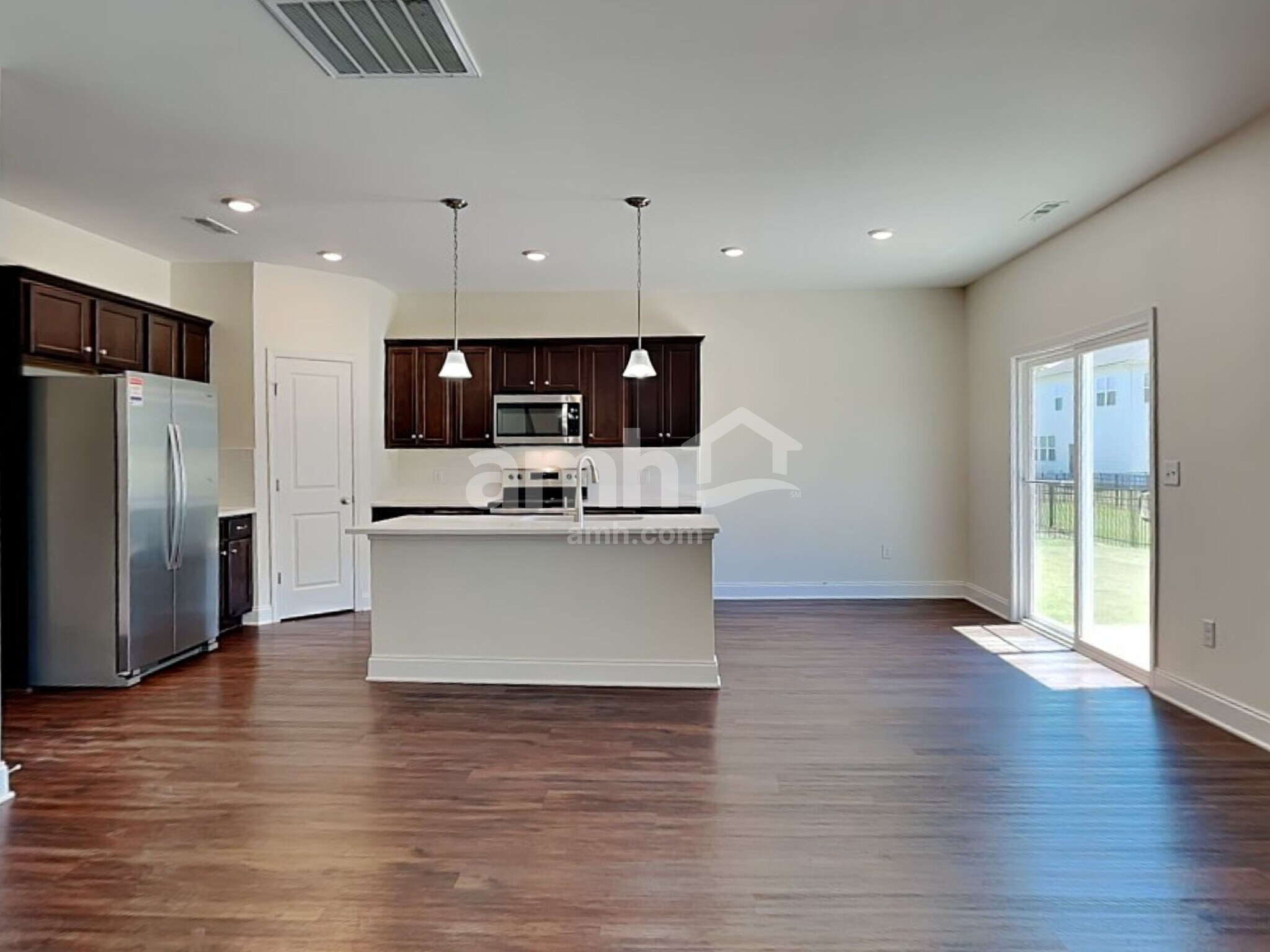 Building Photo - 5223 Valor Dr