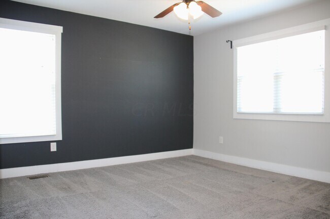 Building Photo - 723 Siebert St