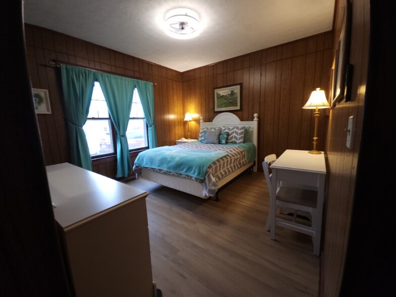 Building Photo - 614 Hwy 44 W