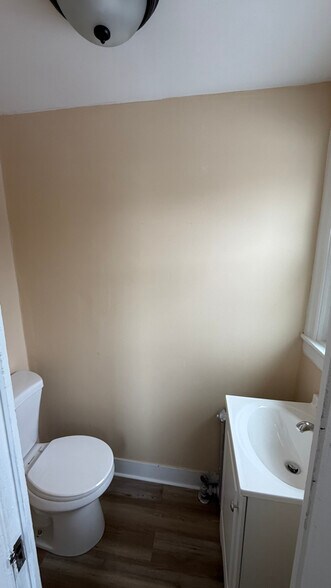 Building Photo - 5 Whipple Ct