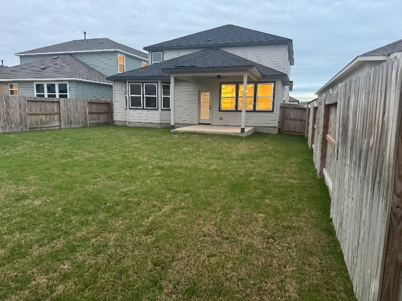 Building Photo - 8242 Sunrise Glen