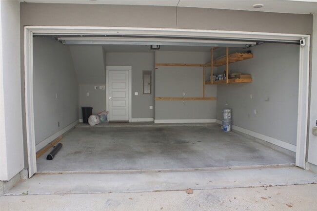 Building Photo - 3105 Gillespie St