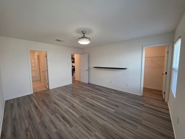 Building Photo - Newer 3 Bedroom Single Story Home in Gated Community