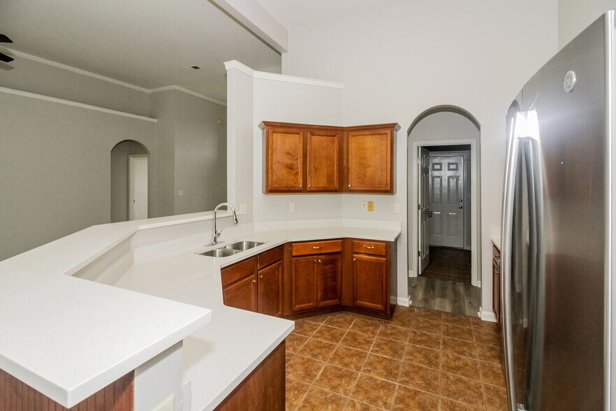 Building Photo - 8168 White Wing Cove W