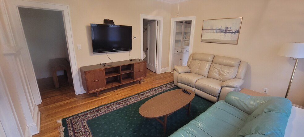 Building Photo - 15 N Jay St