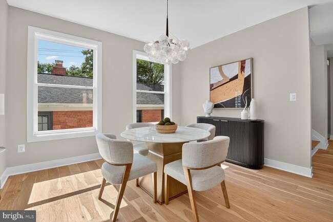 Building Photo - 5310 Cathedral Ave NW