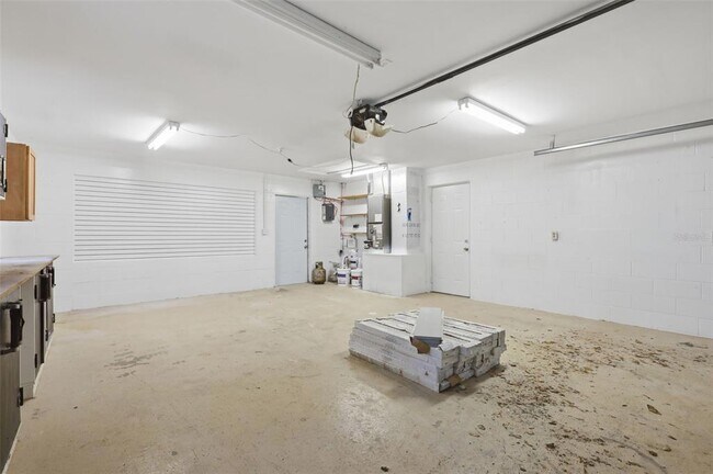 Building Photo - 550 E Minnesota Ave