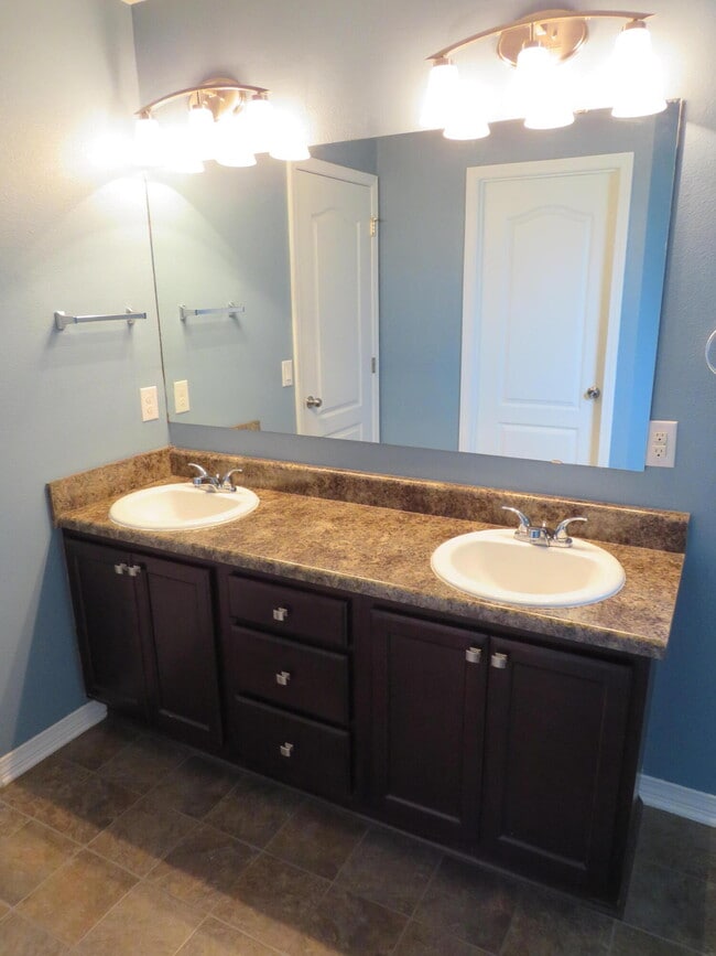 Building Photo - 2172 Las Vegas Trail