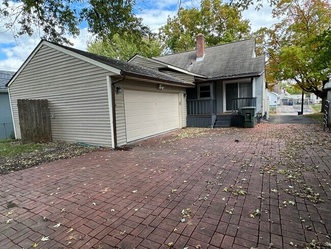 Building Photo - 3175 Karl Rd