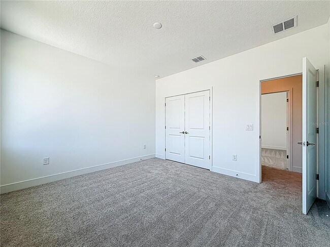 Building Photo - 4732 W Wallcraft Ave