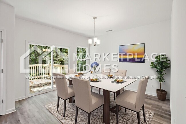 Building Photo - 3719 Oakwood Rd