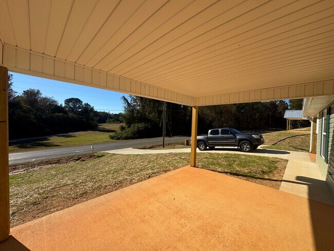 Building Photo - Modern 2025 New Construction