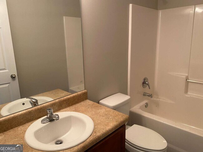 Building Photo - 701 Walnut Woods Dr