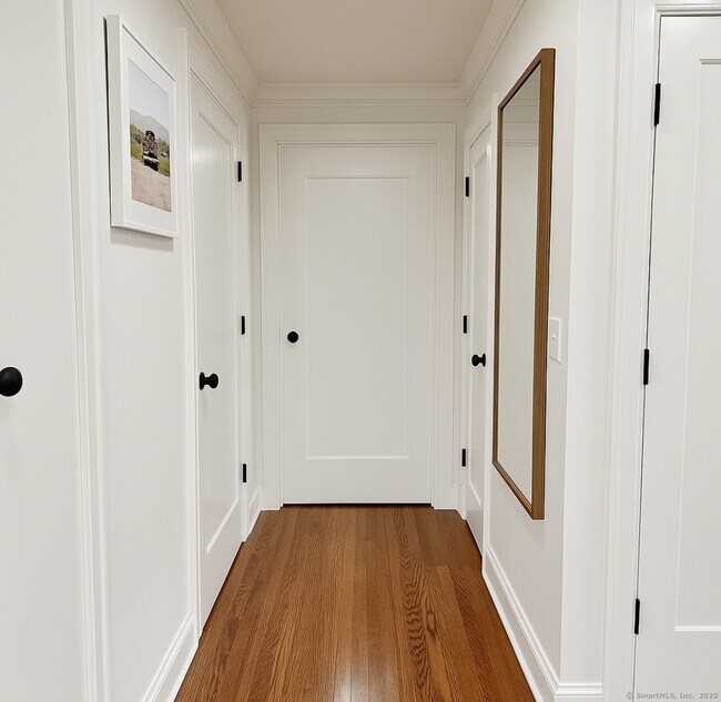 Building Photo - 180 Ruane St